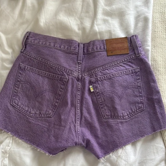 Purple Levi’s 501 shorts - Picture 2 of 2